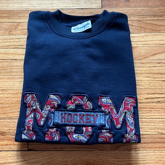 Vintage Hockey Mom Crewneck / Medium / 90s - Picture 9 of 9